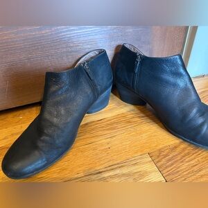 Dansko Black Leather Ankle Booties, size 42